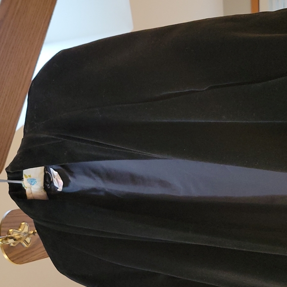 JS Collections⁷ Black Velveteen Duster/Opera Coat - Picture 10 of 16
